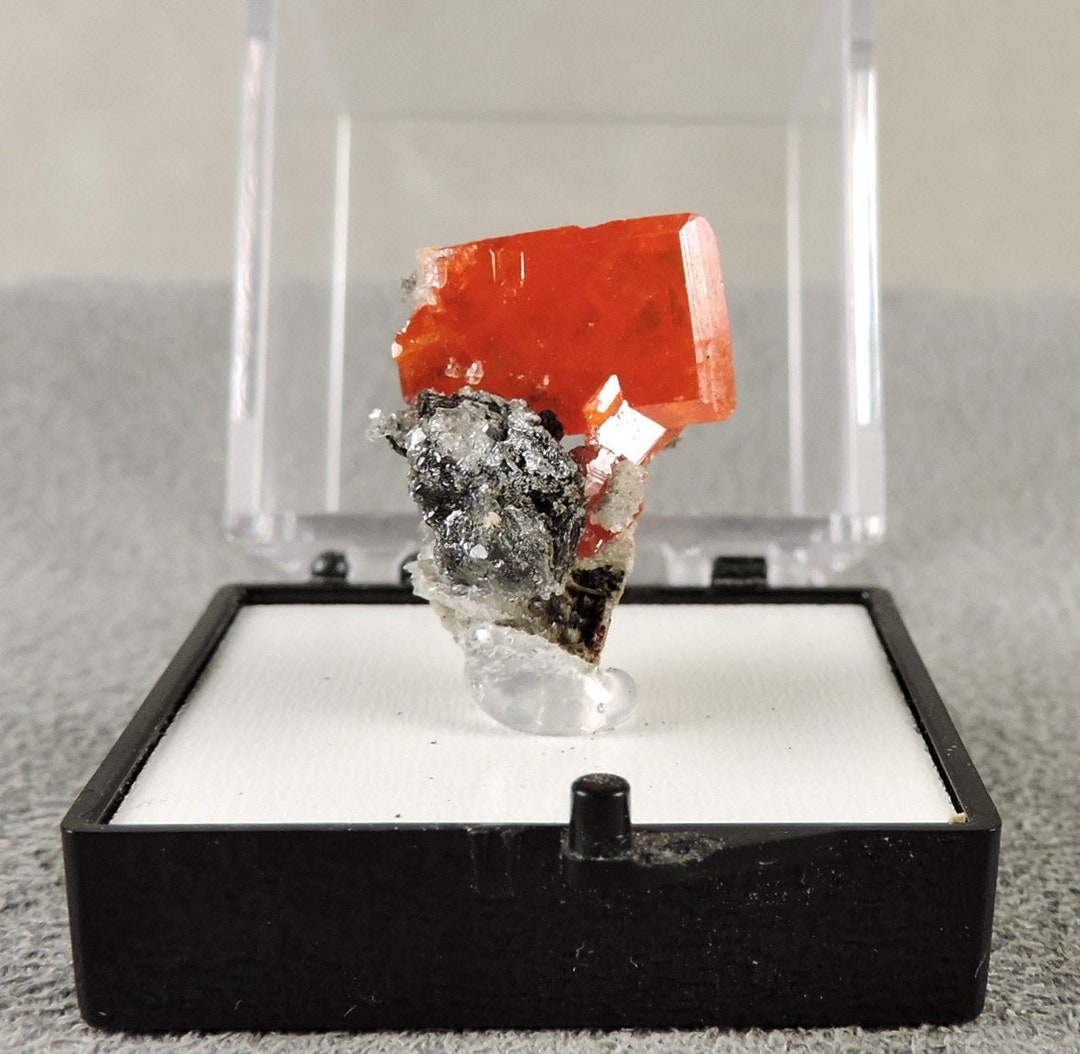 Red Cloud Wulfenite Crystal Wulfenite Specimen Red Cloud Etsy