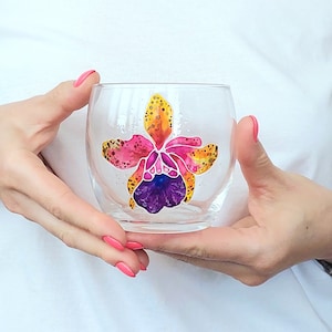 Verre à vin sans pied orchidée : décor floral tropical peint à la main