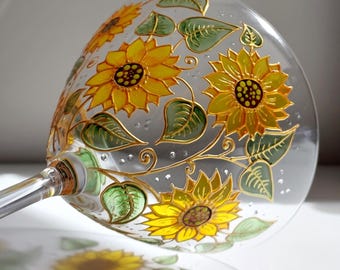 Copa de Martini con Girasoles: Regalo de cóctel botánico pintado a mano