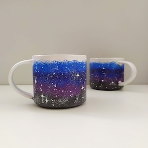 Ensemble de tasses à café Galaxy, Une paire de tasses en céramique empilables, cadeau d&#39;amant cosmique, grandes tasses de nuit étoilée peintes à la main