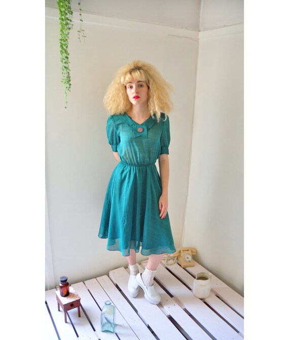 1970s vintage dress/ emerald green light cotton full mid-length dress 70s