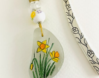Daffodil flower hand painted sea glass 12cm BOOKMARK - wire wrapped with pretty mixed beads