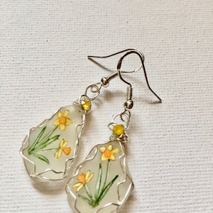 Hand Painted Daffodil Sea Glass Earrings: 925 Silver & Swarovski Crystals