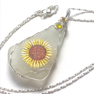 Sonnenblume handbemalte Seeglas Halskette mit Swarovski Kristallen - 18&quot; versilberte Kette