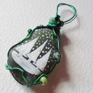 Hand Painted Sea Glass Christmas Tree Decoration: Beaded Wire Art