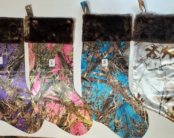 Christmas is coming ! More Camo stockings with brown fur. Pick your favorite color.