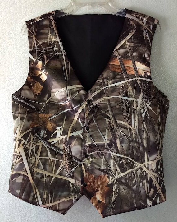Boys and Men Camo Vest. Realtree Max 4 