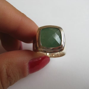 Sterling Silver Green gemstone Ring size 7