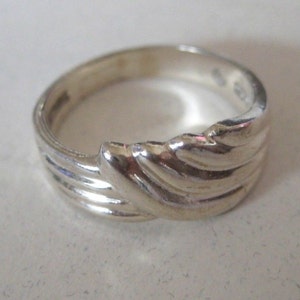 Vintage sterling silver band ring size 7