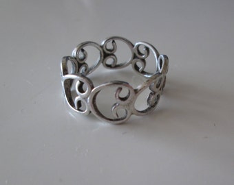 Sterling silver Vintage Carved detail thin and airy ring, size 5.5