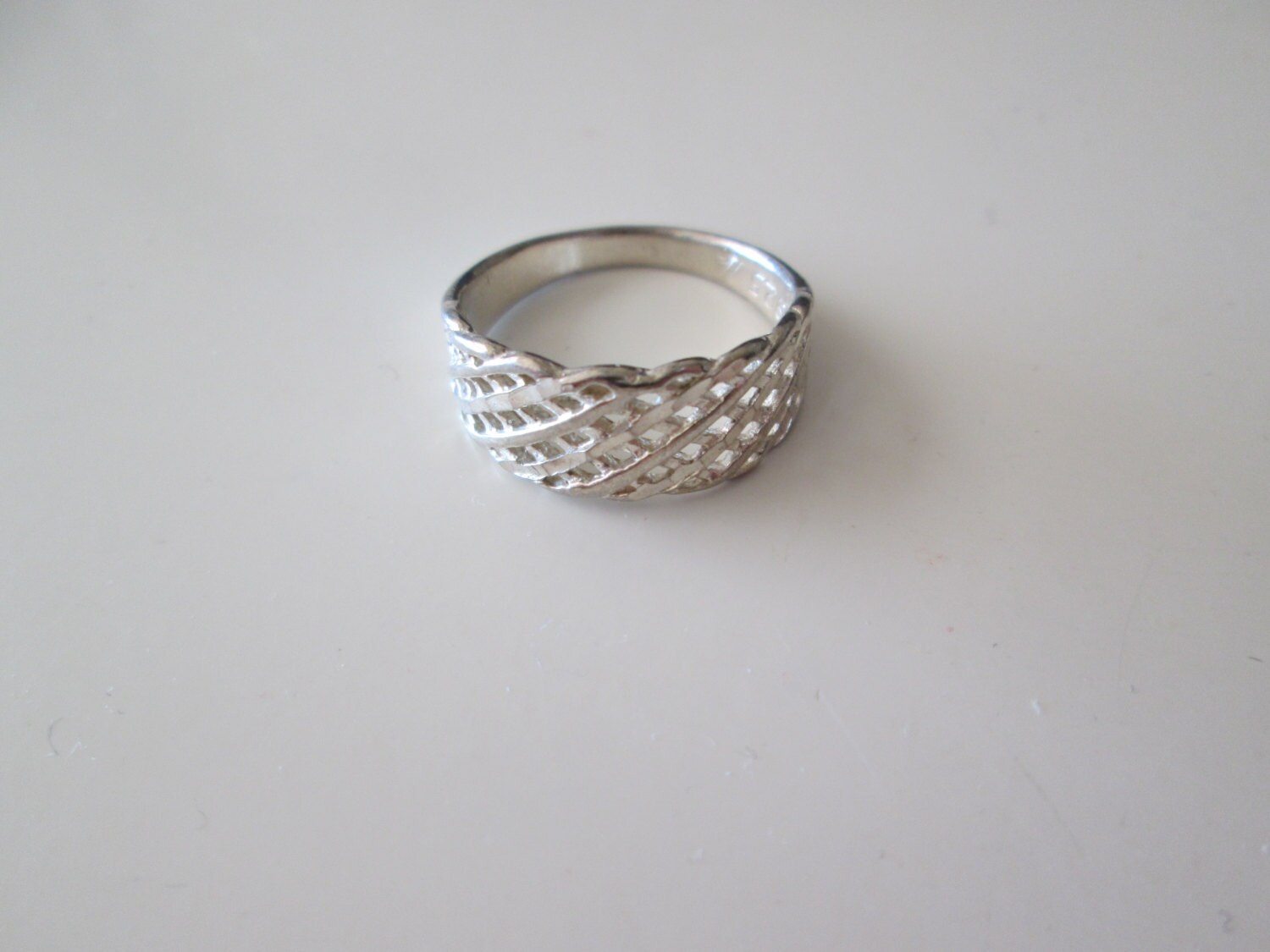925 Sterling Silver Vintage Mesh Band Ring, Size 7 - Etsy 925 Sterling Silver Vintage Mesh Band Ring, Size 7 - Etsy