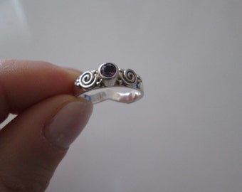 Amethyst Zig Zag Gemstone sterling silver vintage ring, size 7.5
