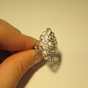 Sterling silver Vintage Carved detail ring, size 7