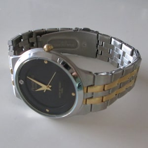 ARMITRON Diamond Japan movt. men&#39;s quartz Two tone Watch, great condition!