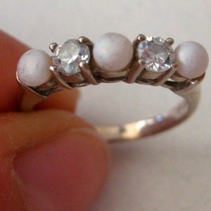 Avon 925 sterling silver band ring with Pearls and Crystals, size 7