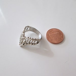 Sterling silver Vintage Carved detail Spike ring, size 7 image 5