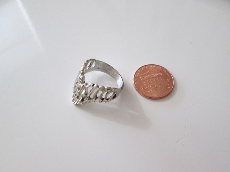 Sterling silver Vintage Carved detail Spike ring, size 7 image 5