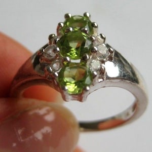 Vintage sterling silver with Green Cz ring, size 7