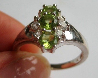 Vintage sterling silver with Green Cz ring, size 7