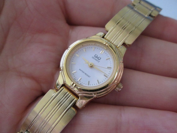 Q Q Water Resistant Vintage Gold Tone Quartz Lady S Watch Etsy Q Q Water Resistant Vintage Gold Tone Quartz Lady S Watch Etsy