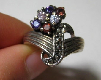 Vintage sterling silver Marcasites and multicolor Gemstone ring, size 7.5