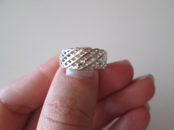 925 Sterling Silver Vintage Mesh Band Ring, Size 7 - Etsy 925 Sterling Silver Vintage Mesh Band Ring, Size 7 - Etsy