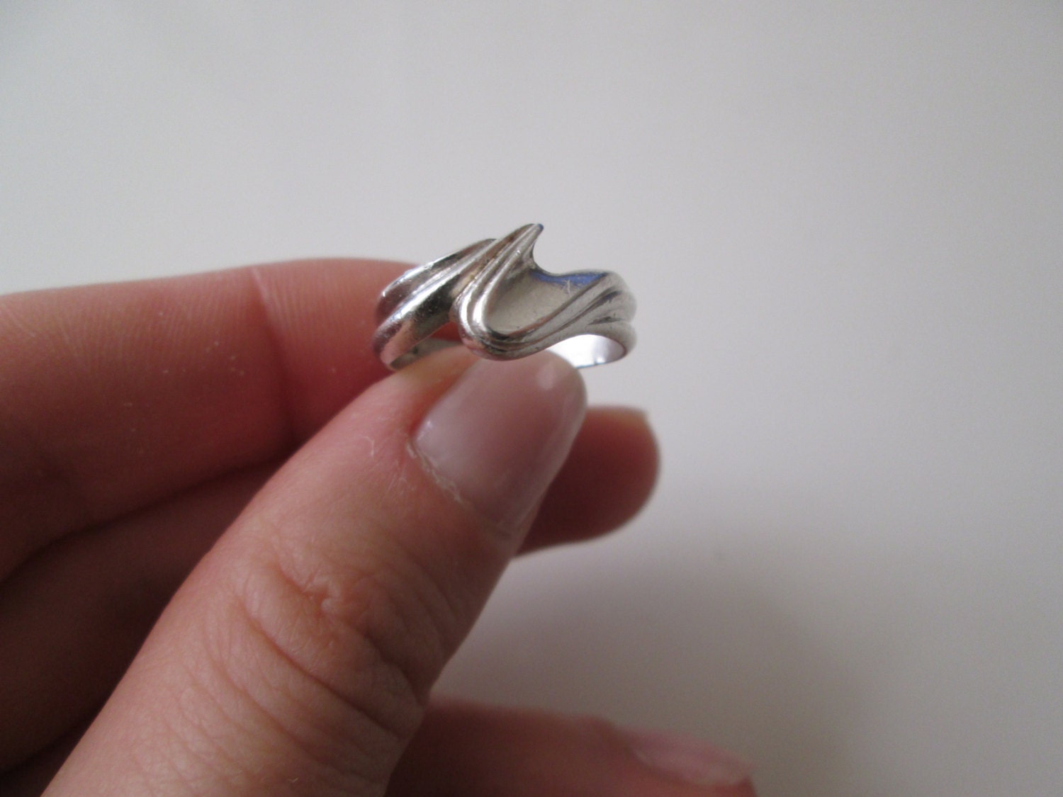 925 Sterling Silver Vintage Carved Wave Ring, size 6