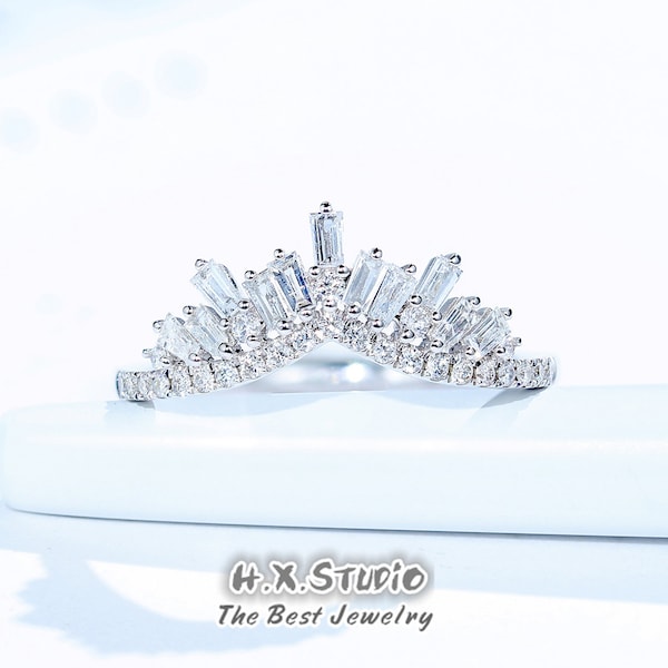 Obrączka ślubna z brylantami w litym 18-karatowym złocie/Zakrzywiona obrączka ze szmaragdem/Pierścionek w jodełkę/Ochraniacz na pierścionek z brylantami w kształcie litery V/Układanie obrączki w kształcie litery V/Biżuteria niestandardowa