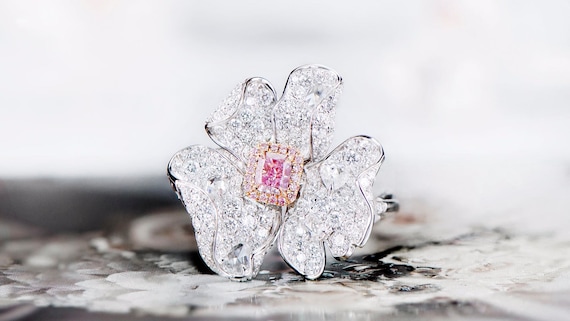 Anillo de lujo sale