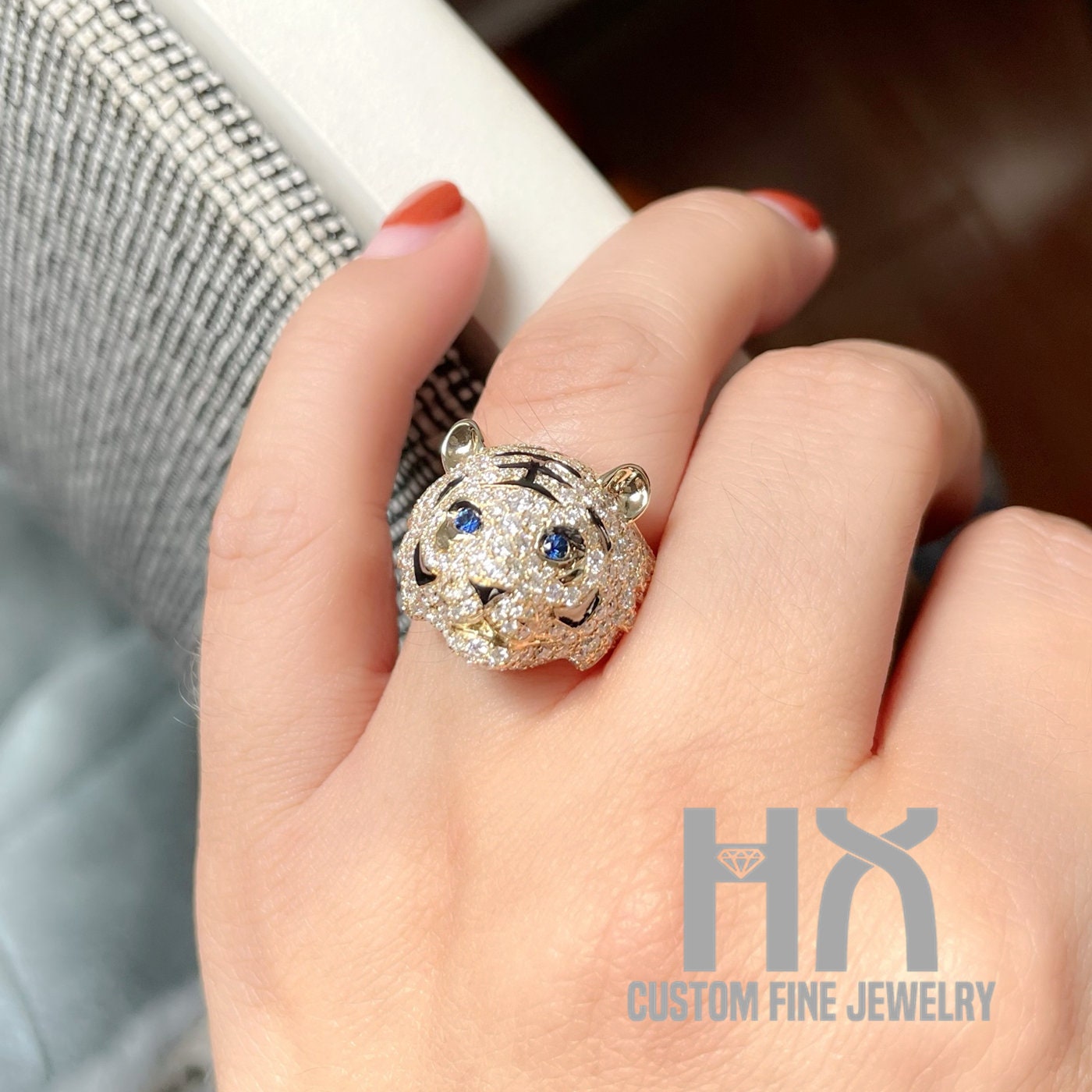 2.25CTW Diamond and Sapphire 3D Tiger Ring in Solid 18K Gold 2.25CTW Diamond and Sapphire 3D Tiger Ring in Solid 18K Gold