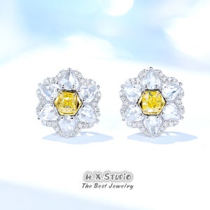 1.10CTW Yellow Diamond Flower Stud Earrings in Solid 18k Gold/Custom Jewelry/Personalization Design/Gift for Her/Wholesale