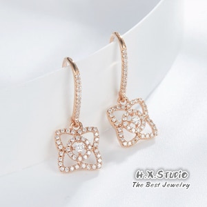 HX Sieraden | Diamond Quatrefoil Lucky Clover Bungle Oorbellen in Solid 18k Gold, Custom Fine Jewelry. Personalisatie ontwerp, cadeau voor haar
