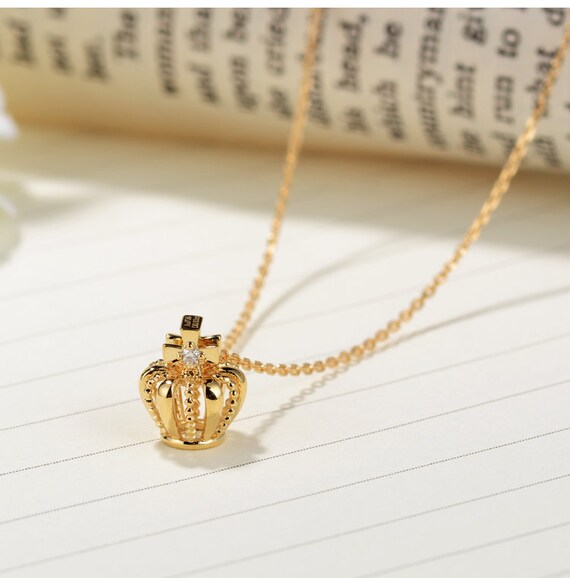 Diamond Crown Pendant Necklace in Solid 18k Gold/custom Fine