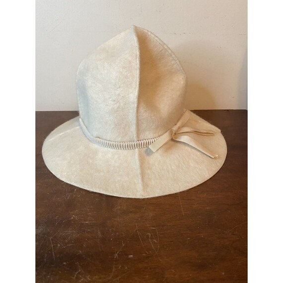 Vintage Strawbridge & Clothier Wool Cloche Hat Strawbridge & Clothier | Accessories | Vintage Strawbridge  main image 2