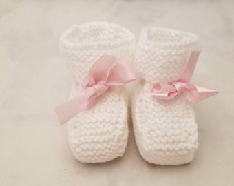 White Hand Knit Baby Booties, Newborn Babies Booties, Unisex Booties, Babyshower Gift Idea, Baby Socks, Baby Shoes