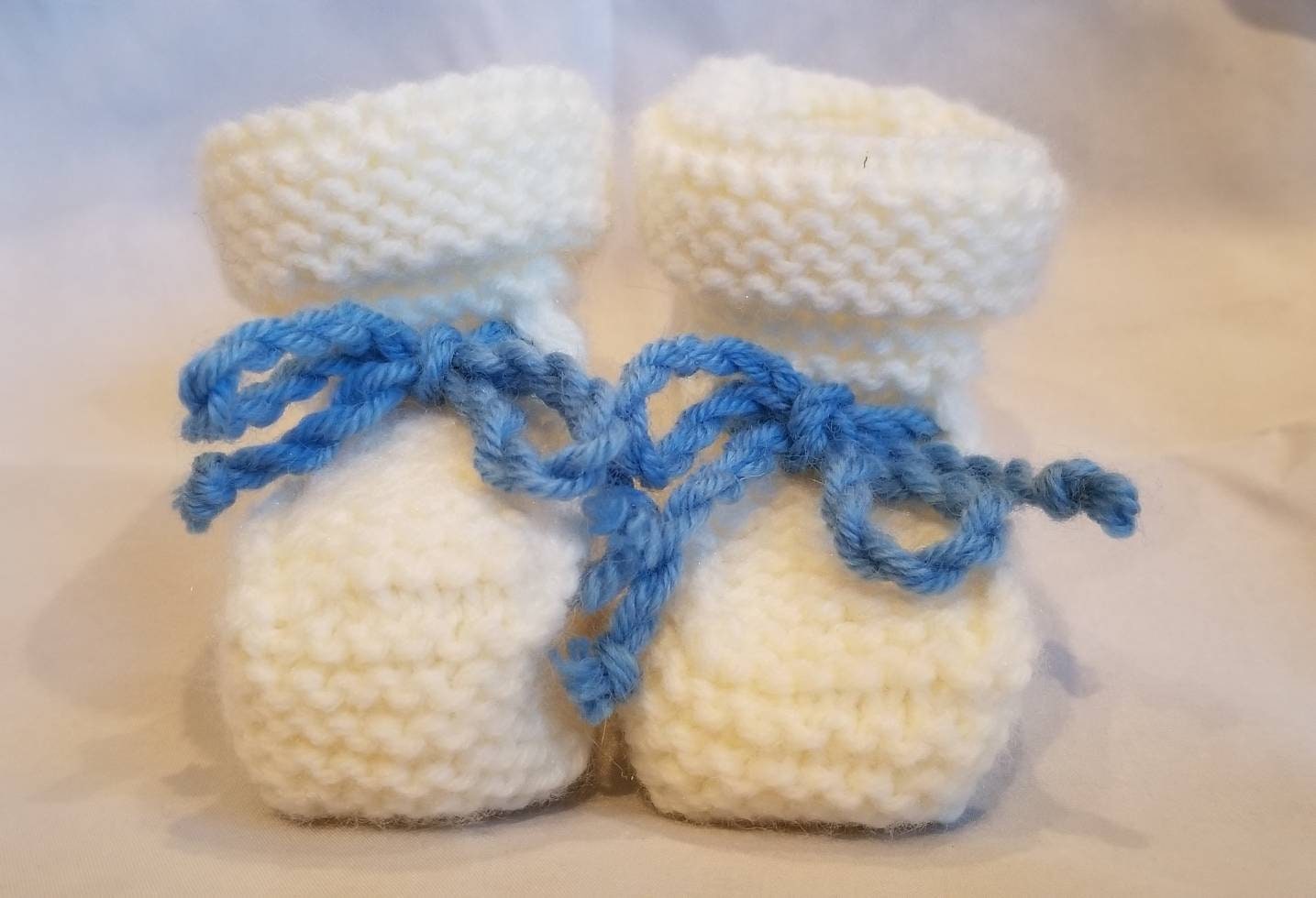 White Hand Knit Baby Booties Unisex Baby Booties Newborn | Etsy