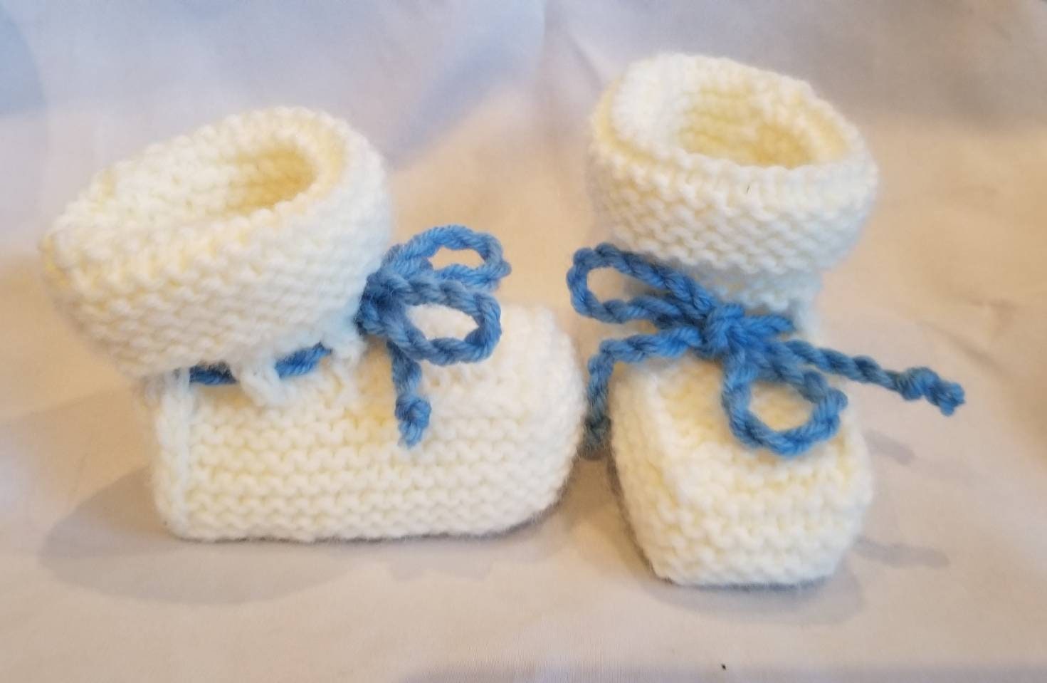 White Hand Knit Baby Booties Unisex Baby Booties Newborn | Etsy