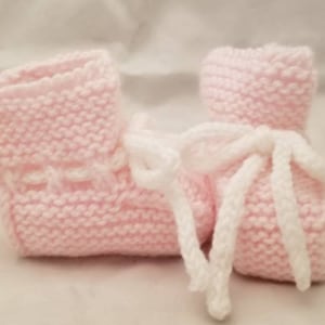 Pink Hand Knit Baby Booties, Unisex Baby Booties, Newborn Baby Booties, Baby Gift Idea, Handmade Booties, Crib Socks, Baby Shoes