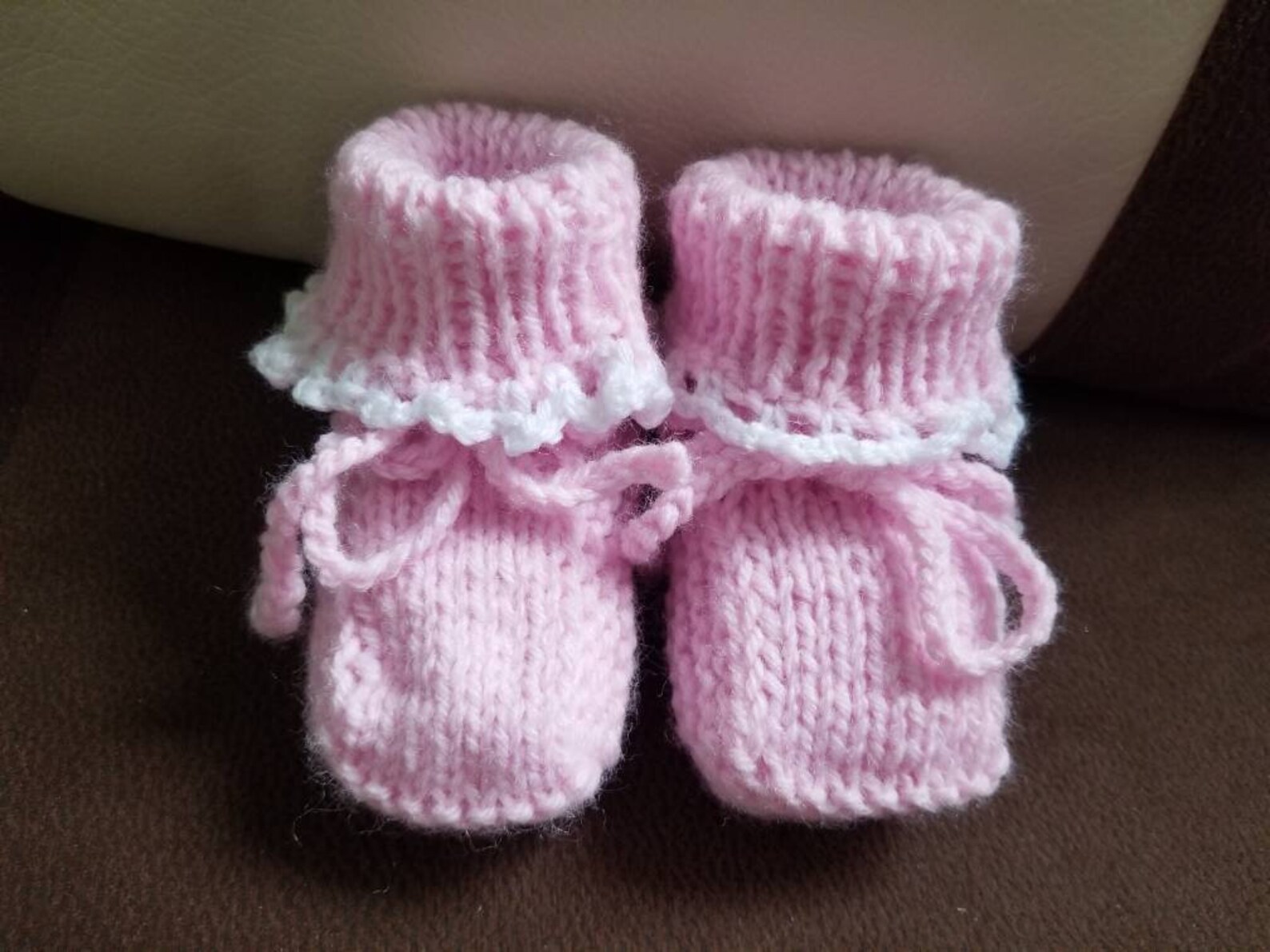 Pink Hand Knit Baby Booties, Newborn Babies Booties, Unisex Booties, Babyshower Gift Idea