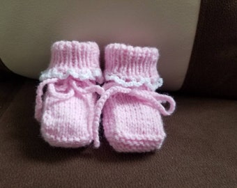 Pink Hand Knit Baby Booties, Newborn Babies Booties, Unisex Booties, Babyshower Gift Idea, Handmade Booties, Crip Socks, Baby Shoes