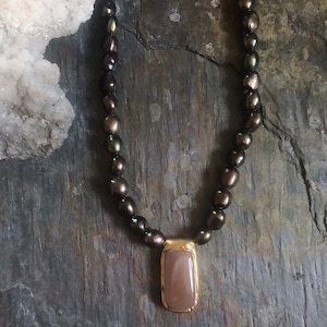 Moonstone Pendant / Freshwater Pearl Lined Necklace / Moonstone and Pearl Necklace / Gold Moonstone Necklace