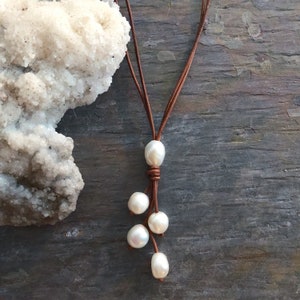 Freshwater Pearl Necklace / Pearl and Leather Necklace image 3