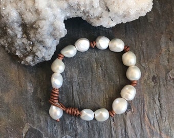 Pearl Bracelet / Pearl and Leather Bracelet / Pearl Jewelry