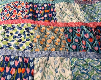 Tulip quilt blanket