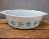 Vintage Pyrex 043 Oval Turquoise SNOWFLAKE on White Casserole Dish no Lid