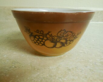 Vintage 1.5 PT Old Orchard Harvest Mixing Bowl