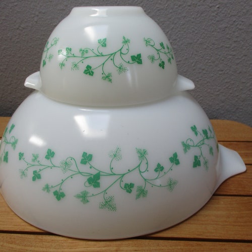 GREEN IVY Pyrex Vintage Chip & Dip Cinderella Bowl Set Etsy