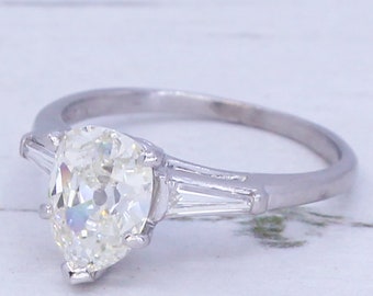 Art Deco 1.50 Carat Old Pear Cut Diamond Engagement Ring, circa 1930