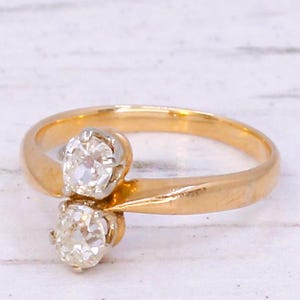Edwardian 0.45 Carat Old Cut Diamond Toi Et Moi Ring, circa 1910