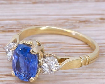 Art Deco 2.28 Carat Natural Ceylon Sapphire & Diamond Ring, circa 1920